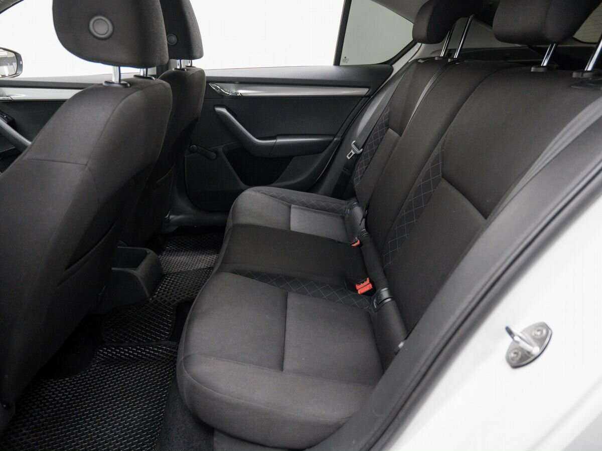 Купить Skoda Octavia, 2017, 178 000 км, фото №12