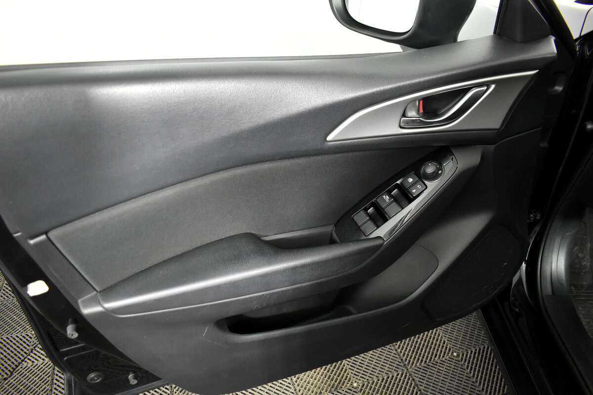 Купить Mazda 3, 2017, 86 276 км, фото №17