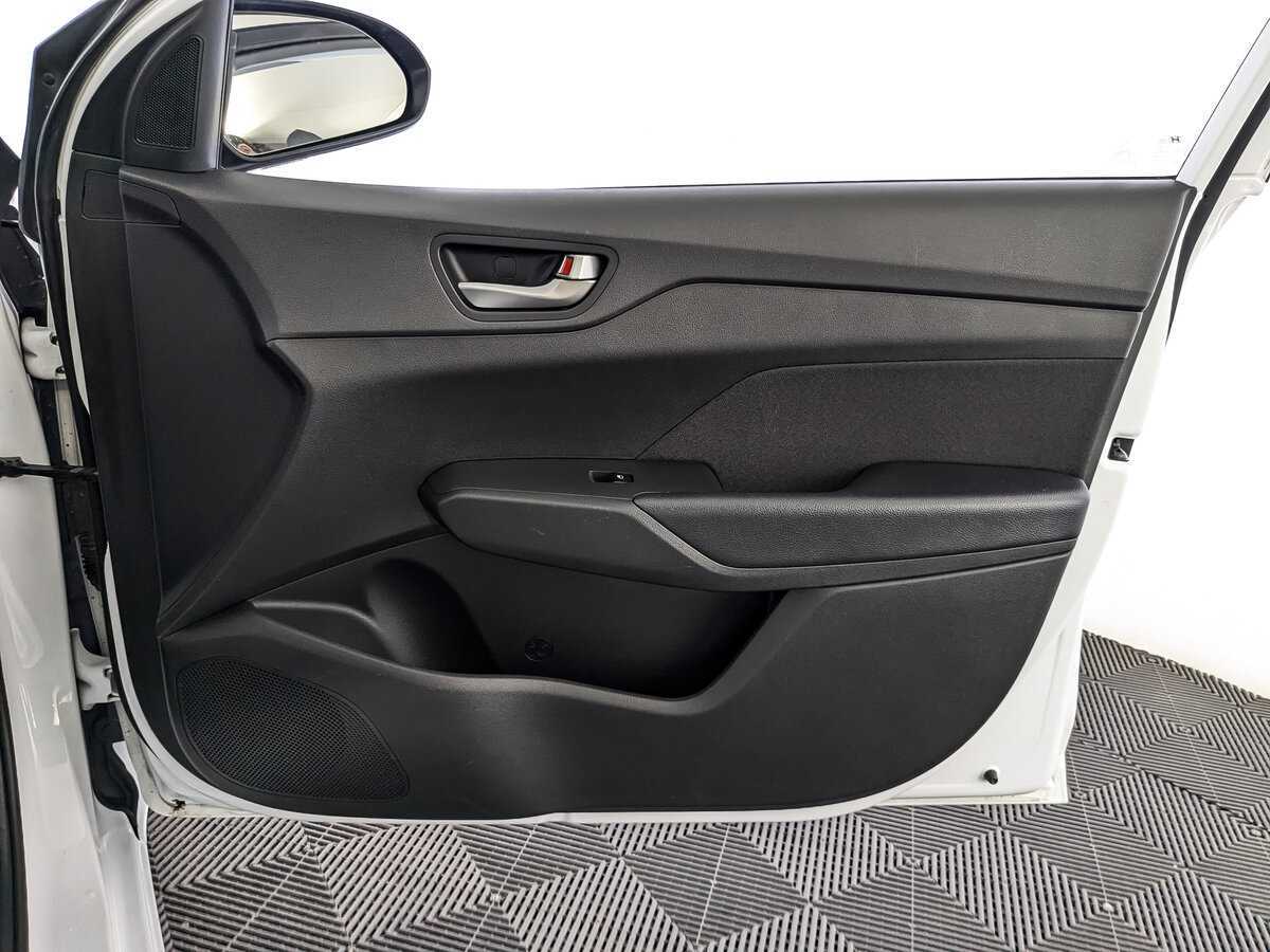 Купить Hyundai Solaris, 2019, 46 124 км, фото №21