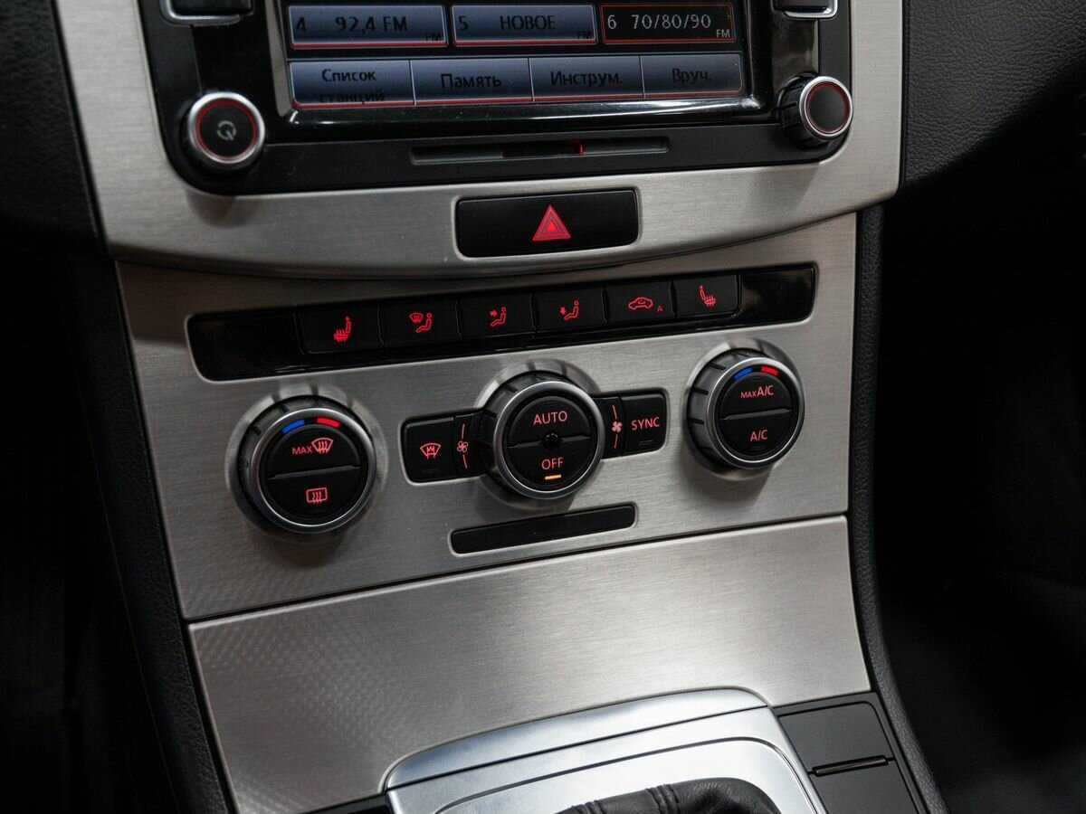 Купить Volkswagen Passat, 2012, 176 000 км, фото №19