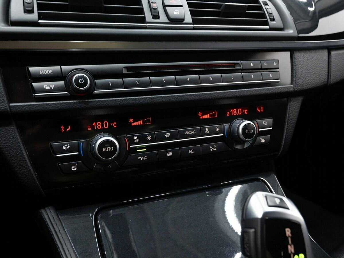 Купить BMW 5 серии 528i xDrive, 2013, 155 000 км, фото №25