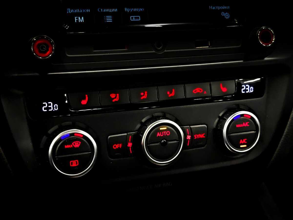 Купить Volkswagen Jetta, 2014, 129 595 км, фото №24