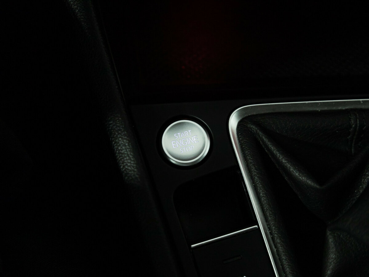 Купить Volkswagen Jetta VII, 2020, 104 895 км, фото №17